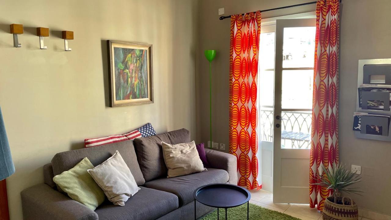 Apartment Simons Minutes Away From Balluta Bay And St Julians