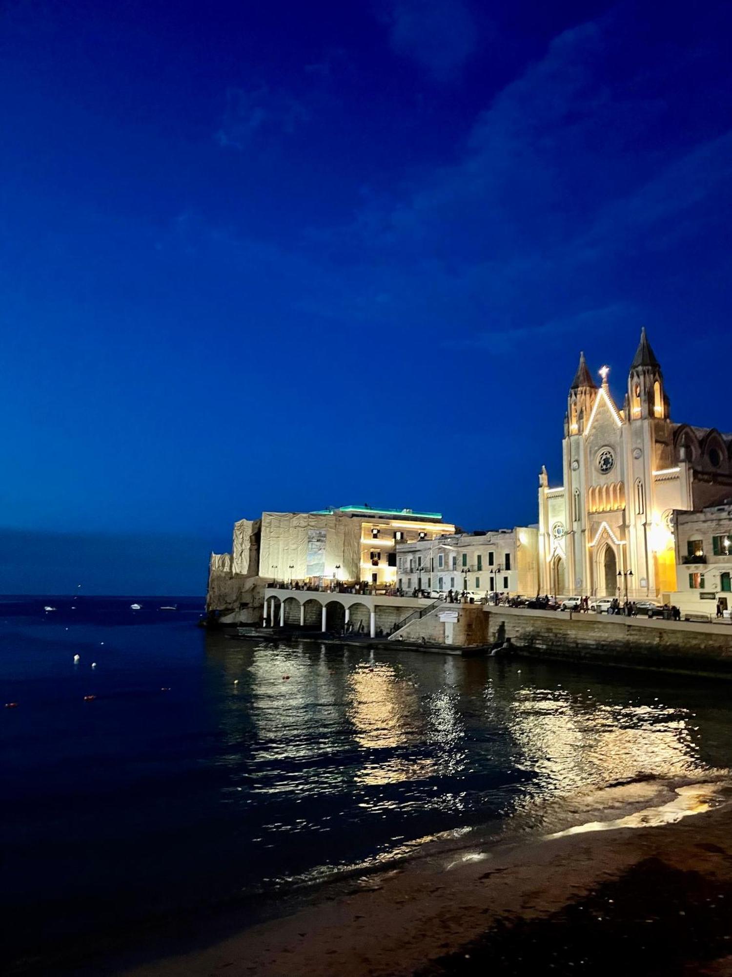 Simons Minutes Away From Balluta Bay And St Julians Apartment Sliema