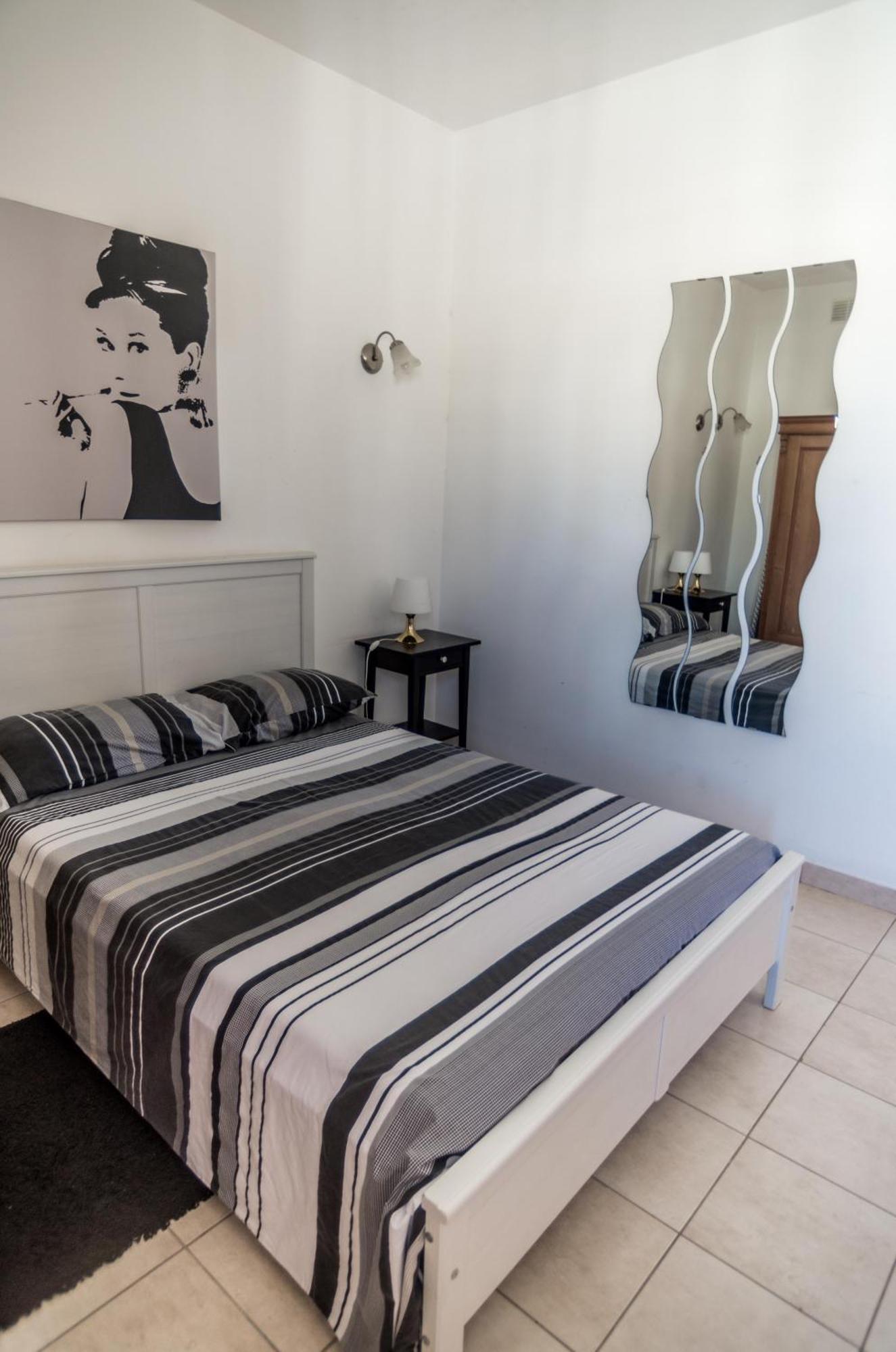 Simons Minutes Away From Balluta Bay And St Julians Apartment Sliema