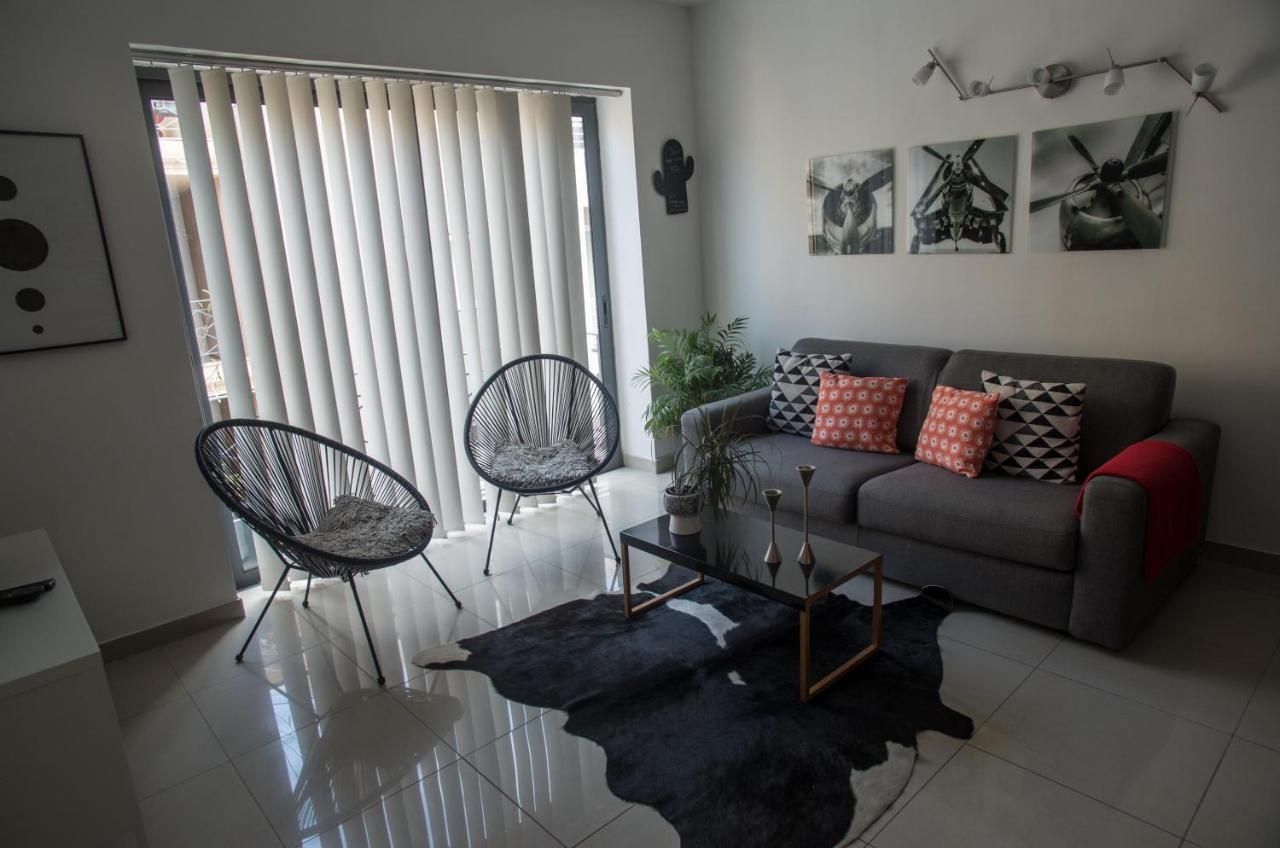 Apartment Simons Minutes Away From Balluta Bay And St Julians Sliema