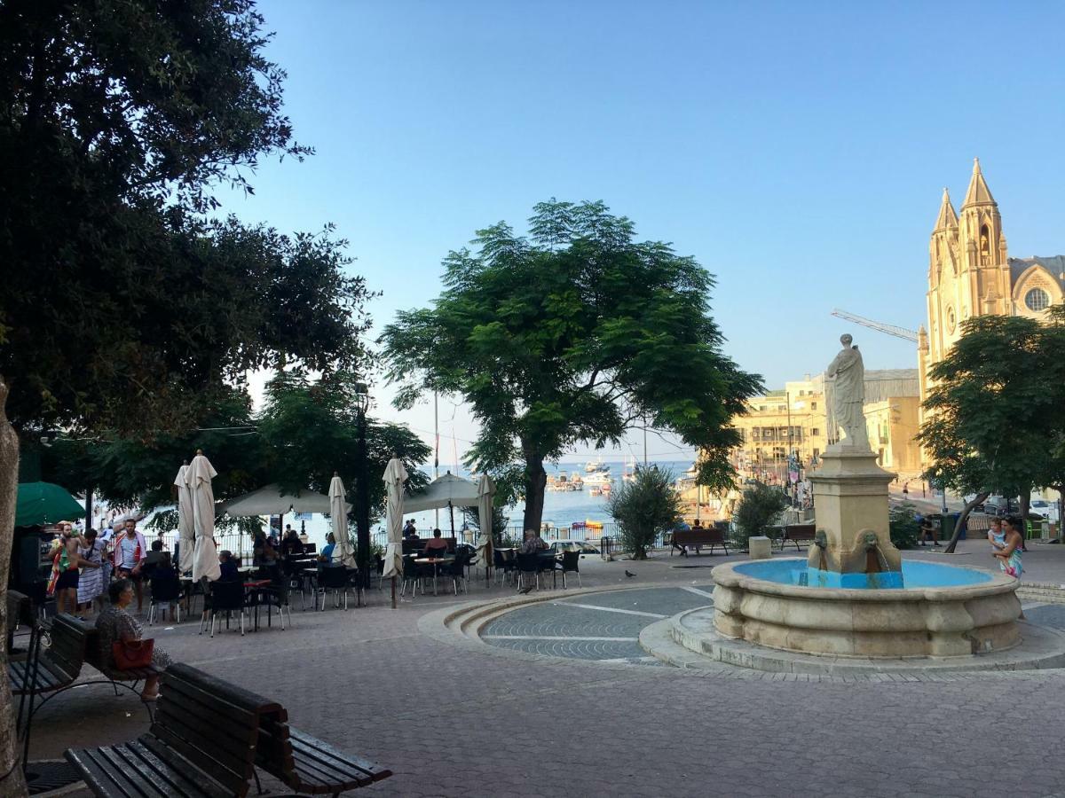 Apartment Simons Minutes Away From Balluta Bay And St Julians Sliema